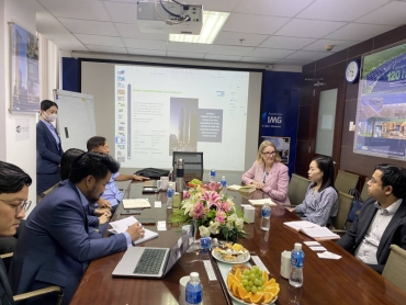 CHAIRMAN OF THE BOARD OF DIRECTORS OF IMG INVESTMENT JOINT STOCK COMPANY HOSTS THE RECEPTION AND WORKS WITH THE AUSTRALIAN CONSULAR DELEGATION IN VIETNAM