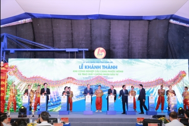 PM Nguyen Xuan Phuc attends inaugural ceremony of Phuoc Dong Industrial Park and Port