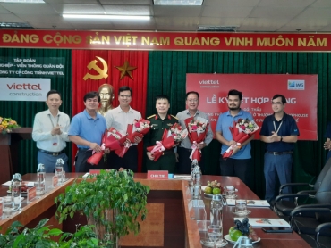 Signing ceremony of the construction package contract between IMG Hue Company and Viettel Construction Joint Stock Company