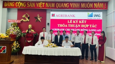 Lễ ký kết hợp tác giữa IMG Phước Đông và Ngân hàng Agribank chi nhánh Đông Long An EN