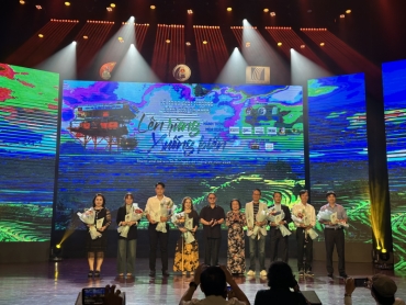8221 len rung xuong bien  8221    an event to unite and honor vietnamese musicians