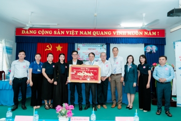 img phuoc dong scholarship award ceremony 2025 ??2026  supporting young talent  ?? accompanying local education