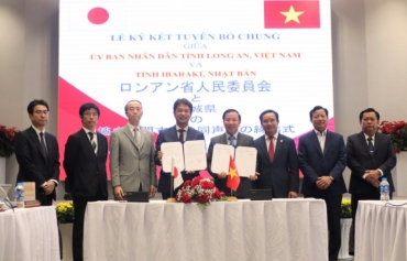 img representative participated in the delegation to promote investment trade and survey the market in japan organized by long an province