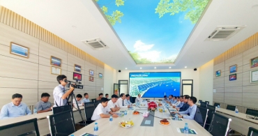 leaders of long an provincial people  8217 s committee visited and wished img phuoc dong enterprise a happy new year