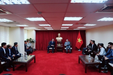 long an promotes investment strengthens cooperation in many fields with agencies and organizations in china  taiwan