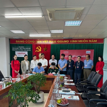 signing ceremony of the construction package contract between img hue company and viettel construction joint stock company