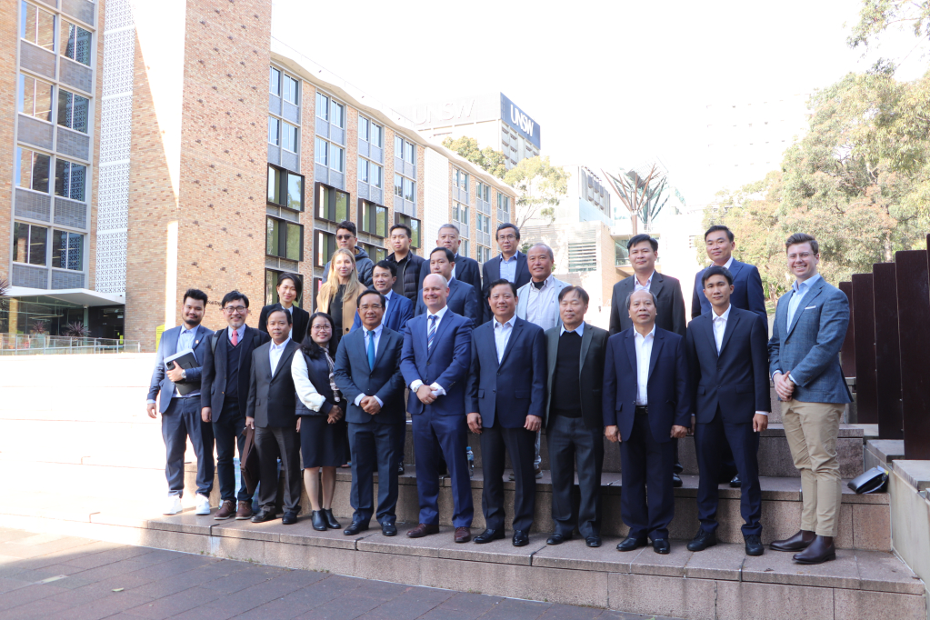 the delegation of long an province visited and worked at the urban management authority and the university of new south wales in sydney australia