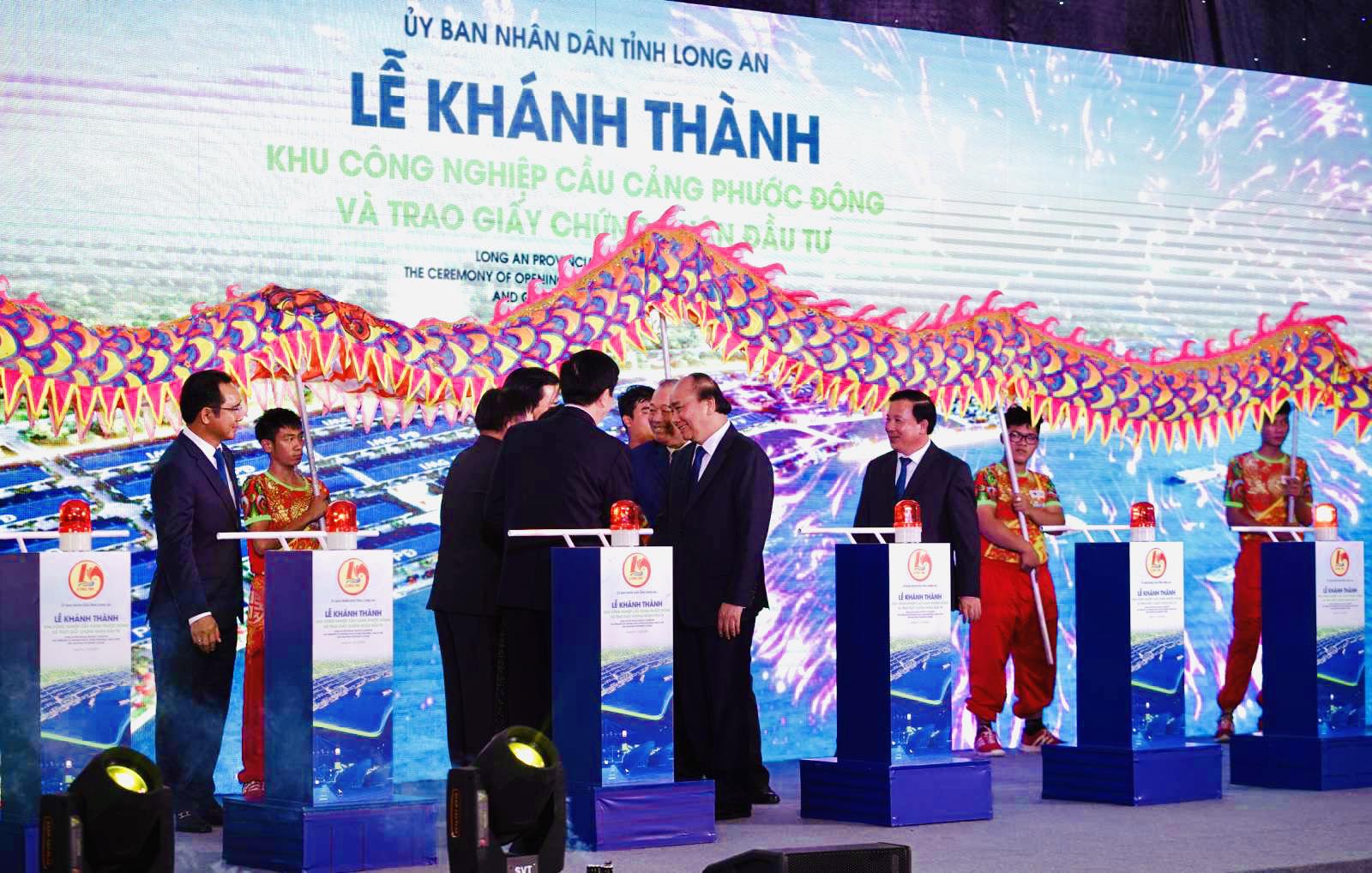 pm nguyen xuan phuc attends inaugural ceremony of phuoc dong industrial park and port